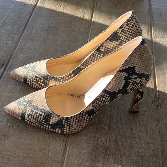 Vince Camuto Heels - Picture 4 of 5